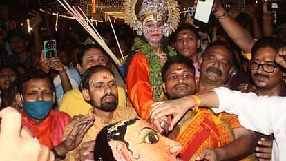 चेतगंज की नक्कटैया : 138वें साल निकलीं 80 झांकियां, रात भर जागती रही काशी, आत्मनिर्भर भारत बना आकर्षण Nakkataya of Chetganj 80 tableaux came in 138th year Kashi awake the night self-reliant India an attraction