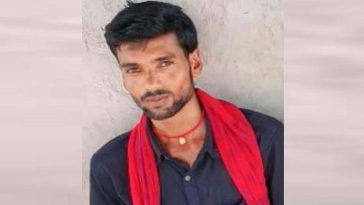 यूपी – Hamirpur: करवा चौथ का सामान लेने जा रहे युवक की ट्रैक्टर की टक्कर से मौत, दो गंभीर रूप से घायल – INA यूपी – Hamirpur: करवा चौथ का सामान लेने जा रहे युवक की ट्रैक्टर की टक्कर से मौत, दो गंभीर रूप से घायल – INA
