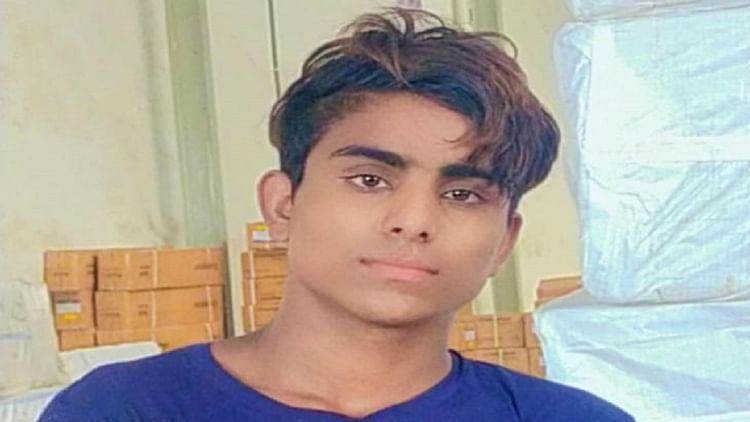 खबर शहर , प्रेम प्रसंग में हत्या का शक: ढाई महीने बाद कब्र से निकाला गया युवक का शव, पुलिस ने पोस्टमार्टम के लिए भेजा – INA खबर शहर , प्रेम प्रसंग में हत्या का शक: ढाई महीने बाद कब्र से निकाला गया युवक का शव, पुलिस ने पोस्टमार्टम के लिए भेजा – INA