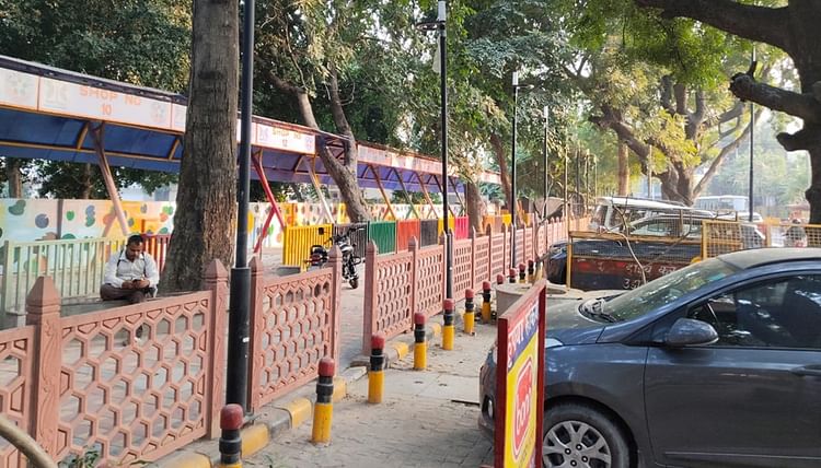 यूपी – Moradabad: शहर में वेंडिंग जोन बनकर तैयार, फिर भी फुटपाथ पर हो रहा कारोबार, सड़क पर अतिक्रमण से लग रहा जाम – INA यूपी – Moradabad: शहर में वेंडिंग जोन बनकर तैयार, फिर भी फुटपाथ पर हो रहा कारोबार, सड़क पर अतिक्रमण से लग रहा जाम – INA