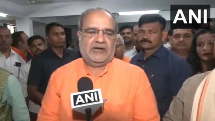 खबर शहर , UP By Election: भूपेंद्र चौधरी बोले- कांग्रेस का नहीं कोई अस्तित्व…सपा भी छोड़ चुकी साथ; BJP जीतेगी सभी सीट – INA खबर शहर , UP By Election: भूपेंद्र चौधरी बोले- कांग्रेस का नहीं कोई अस्तित्व…सपा भी छोड़ चुकी साथ; BJP जीतेगी सभी सीट – INA