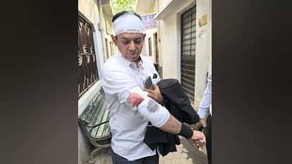 तोड़फोड़, लाठीचार्ज... पथराव: गाजियाबाद कोर्ट में बहस से बवाल तक, इसलिए वकीलों ने किया था हंगामा; तस्वीरें Ghaziabad court fight From debate to uproar in Ghaziabad court lawyers created ruckus Police lathicharge
