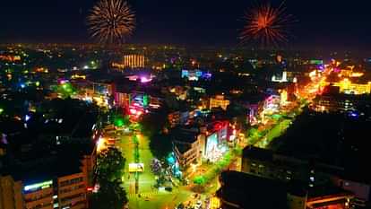 Indore Diwali: जगमग धरती, उजला आकाश, अहिल्या नगर के हर कोने में बिखरा प्रकाश indore news diwali deepawali 2024 rajwada 56 dukan mithai namkeen