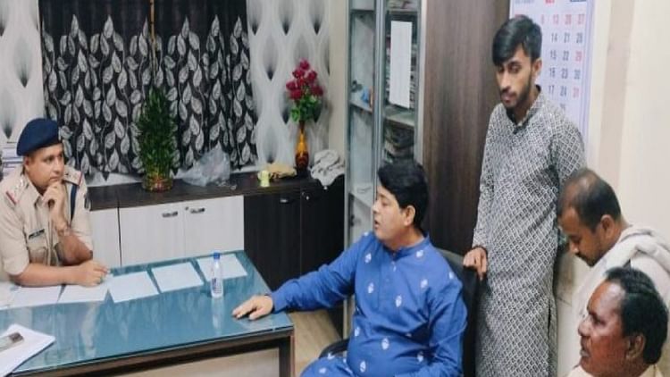 सीजी- सेंट्रल जेल गोलीकांड: रायपुर महापौर ढेबर ने बीजेपी नेताओं के खिलाफ लिखाई रिपोर्ट, मेयर ने लगाया ये आरोप – INA सीजी- सेंट्रल जेल गोलीकांड: रायपुर महापौर ढेबर ने बीजेपी नेताओं के खिलाफ लिखाई रिपोर्ट, मेयर ने लगाया ये आरोप – INA