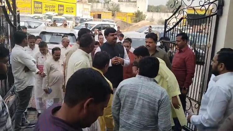 खबर शहर , BJP: धरमपाल सिंह पहुंचे खैर, उपचुनाव जीतने के लिए गुटबाजी दूर करने में जुटे भाजपा नेता – INA खबर शहर , BJP: धरमपाल सिंह पहुंचे खैर, उपचुनाव जीतने के लिए गुटबाजी दूर करने में जुटे भाजपा नेता – INA