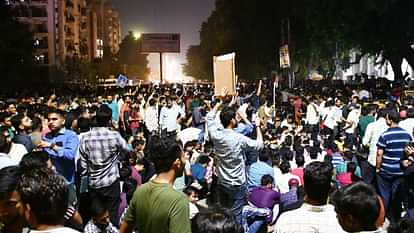 UPPSC PCS: पीसीएस प्रारंभिक परीक्षा को लेकर 'एक दिन-एक पाली' पर बनी सहमति, छात्रों की हुई जीत; पढ़ें अपडेट UPPSC Protest Day-2: Know what is the commission's stand on the matter, Here are the story till now