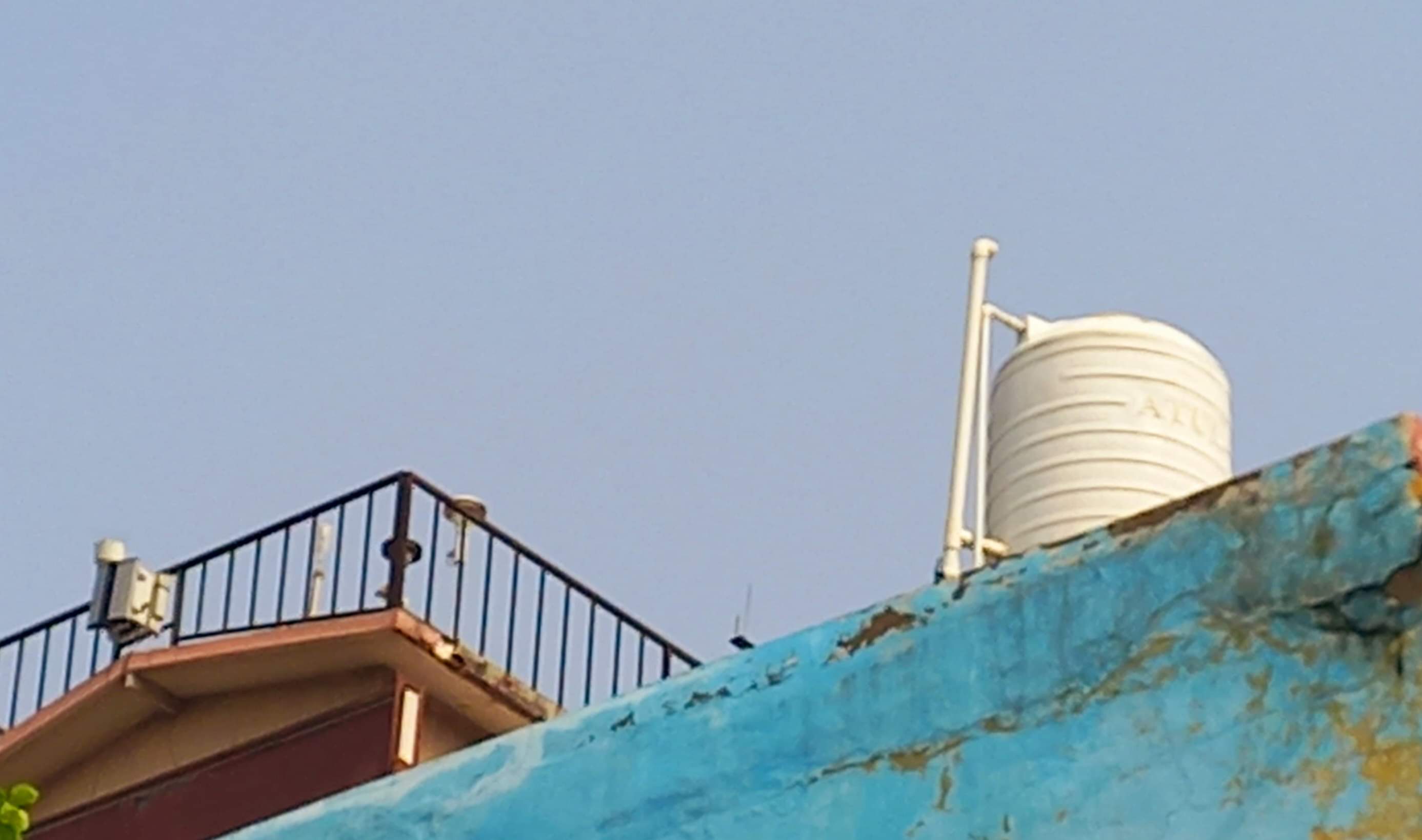 एक्यूआई में खेल: स्मॉग की छाई चादर, फर्जी आंकड़ों की धुंध में छिपी आगरा की हवा; ये तस्वीरें कर देंगी हैरान Game in AQI: A blanket of smog Agra's air hidden in the fog of fake data