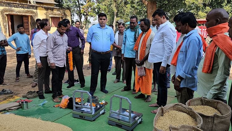 सीजी- Kondagaon: छत्तीसगढ़ में धान खरीदी शुरू, कोंडागांव कलेक्टर ने व्यवस्थाओं का लिया जायजा – INA सीजी- Kondagaon: छत्तीसगढ़ में धान खरीदी शुरू, कोंडागांव कलेक्टर ने व्यवस्थाओं का लिया जायजा – INA