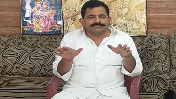 खबर शहर , पूर्व विधायक विजय यादव: बांग्लादेश सरकार प्रमुख का सिर कलम करने वाले को पांच करोड़, इनाम में कार भी मिलेगी – INA खबर शहर , पूर्व विधायक विजय यादव: बांग्लादेश सरकार प्रमुख का सिर कलम करने वाले को पांच करोड़, इनाम में कार भी मिलेगी – INA