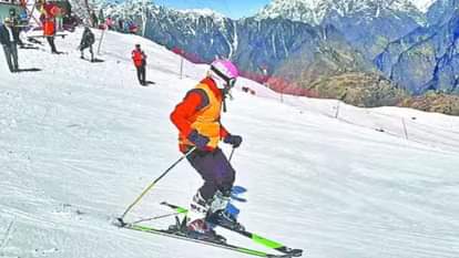 उत्तराखंड: शीतकाल में साहसिक खेलों से पर्यटन उद्योग को गरम करने की तैयारी, पहली बार हेलिकॉप्टर से होगी स्कीइंग Uttarakhand Adventure sports set to boost tourism industry this winter with helicopter skiing for first time