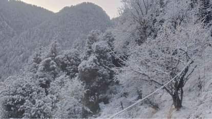 Uttarakhand Weather News: सर्दी जल्दी देगी दस्तक...कल साफ रहेगा मौसम, 22 को बर्फबारी के आसार Uttarakhand Weather News Update may be snowfall in high altitude areas on October 22