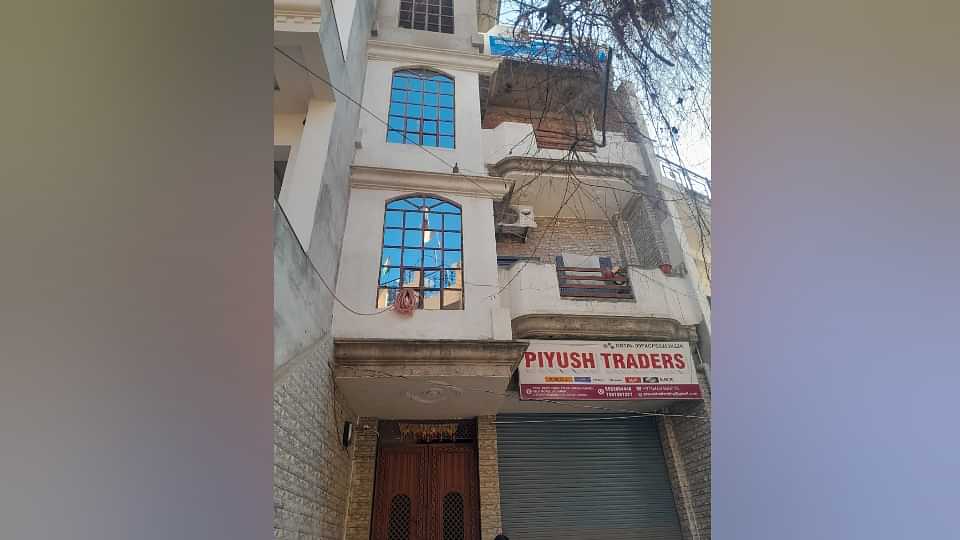 Atul Subhash Suicide: 'एक-एक हफ्ते तक नहाती नहीं थी...', इस बात को लेकर पहली बार हुआ था अतुल-निकिता में झगड़ा Atul Subhash Suicide Case Fight Between Husband Atul Subhash and Wife Nikita Singhania for Non Veg Food