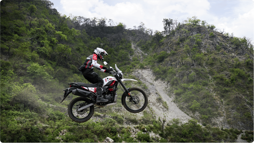 Adventure Bikes: अब एडवेंचर राइड का मजा लेना आसान, ₹2.5 लाख के अंदर मिलने वाली टॉप 5 एडवेंचर मोटरसाइकिलें best adventure bikes under 2.5 lakh in india adventure motorcycles in india