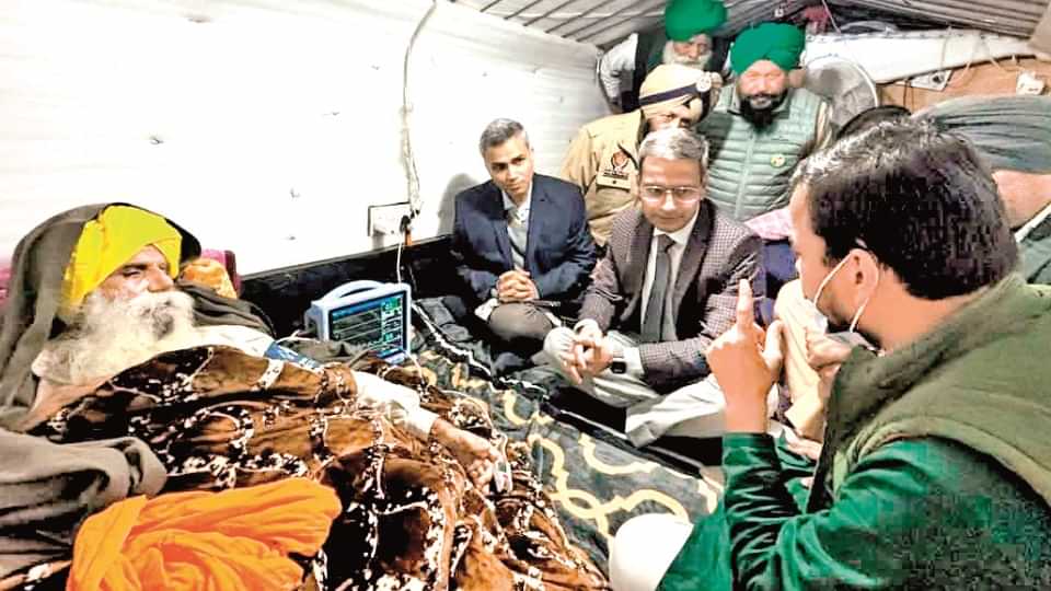 खनाैरी बाॅर्डर पर जगजीत डल्लेवाल। खनाैरी बाॅर्डर पर जगजीत डल्लेवाल।