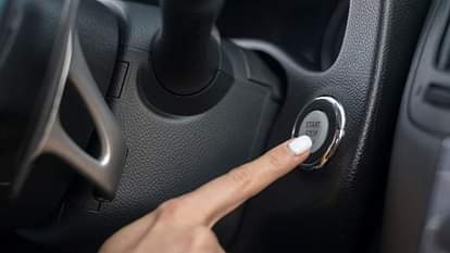Car Useless Features: कार के 5 फीचर्स जिनमें पानी की तरह पैसा बहाते हैं लोग, लेकिन नहीं आते उतने काम less used features in cars which makes cost of car unnecessarily high see the list