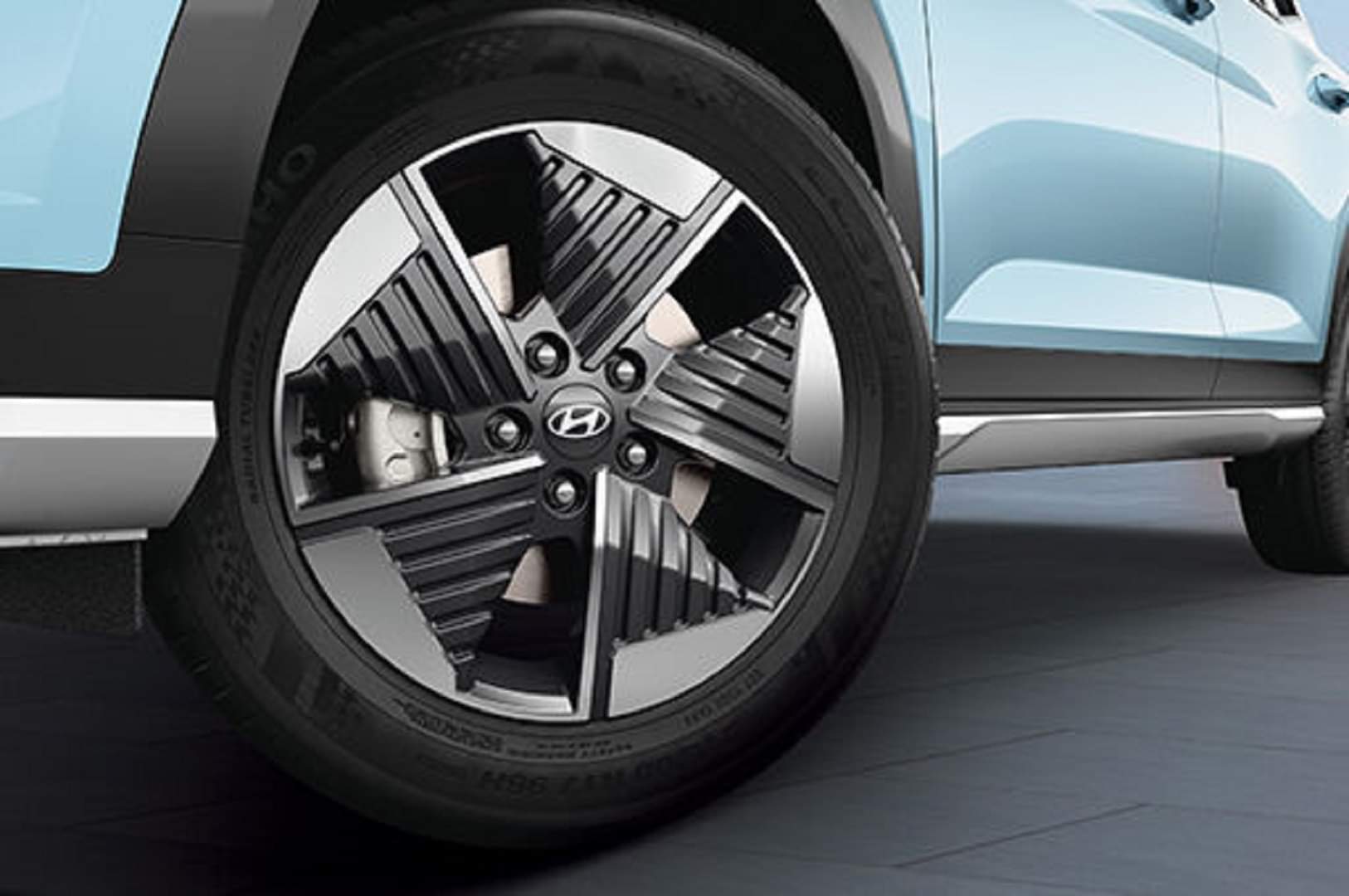 2025 Hyundai Creta Electric: ह्यूंदै क्रेटा इलेक्ट्रिक के तीन नए वेरिएंट लॉन्च, मिलेगी 510 किमी तक की रेंज Hyundai Creta Electric Launches 3 New Variants with Up to 510 Km Range and Advanced Features