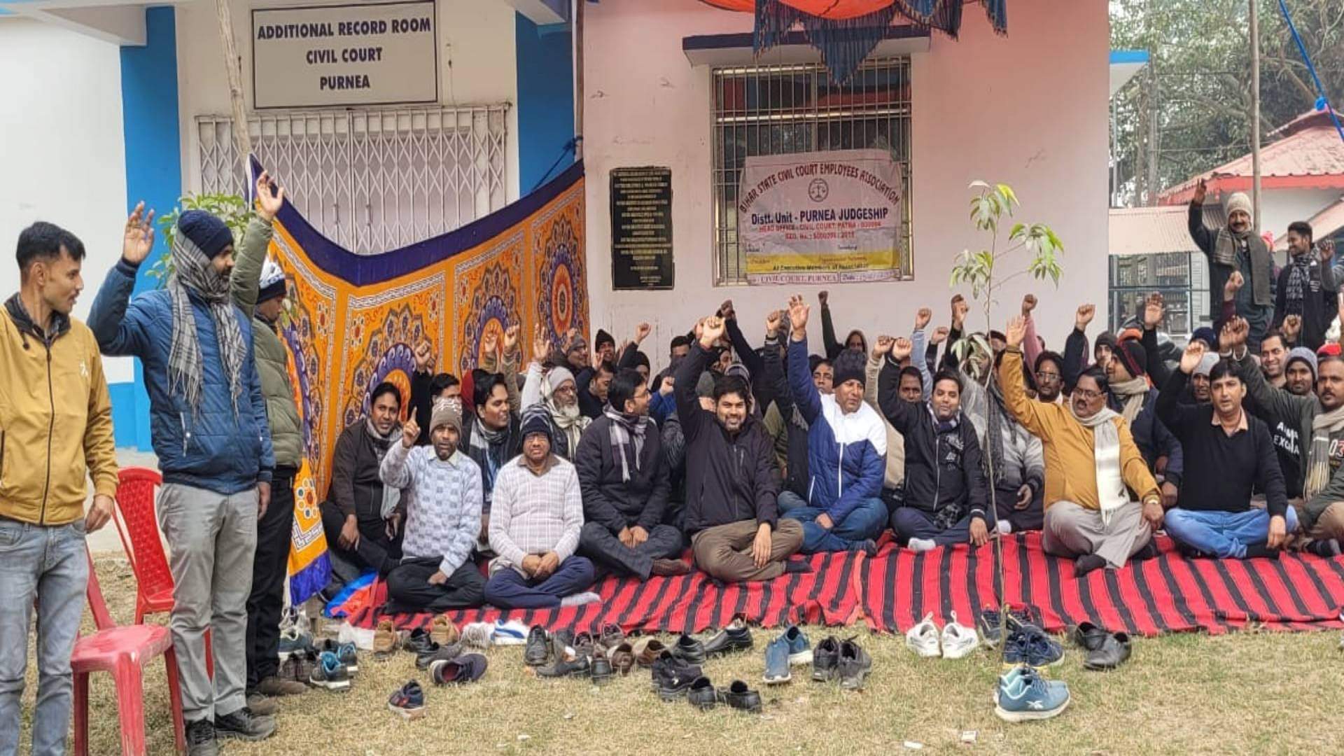 Bihar Civil Court Workers Strike: बिहार के सभी न्यायालयों में कामकाज ठप, अनिश्चितकालीन हड़ताल जारी, जाने क्यों Bihar Civil Court Workers Strike Work stopped in all courts of Bihar indefinite strike continues know why