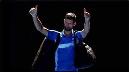 Australian Open: मैच से हटने पर दर्शकों ने की हूटिंग तो जोकोविच ने यूं दिया जवाब, ज्वेरेव ने भी फैंस को लताड़ा Australian Open: Novak Djokovic gives thumbs up to booing crowd after retiring with injury, Zverev says this