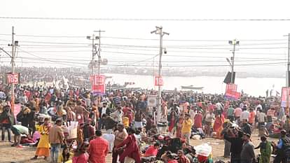Mahakumbh : मौनी अमावस्या पर करोड़ों श्रद्धालुओं ने संगम में लगाई डुबकी, त्रिवेणी तट पर दिखा आस्था का जनसागर Mahakumbh: On Mauni Amavasya, crores of devotees took a dip in the Sangam