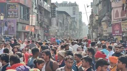 Mahakumbh 2025: काशी में मंदिर से लेकर घाटों तक श्रद्धालुओं का सैलाब, ड्रोन से की जा रही निगरानी Mahakumbh 2025 devotees in kashi temple to ghats