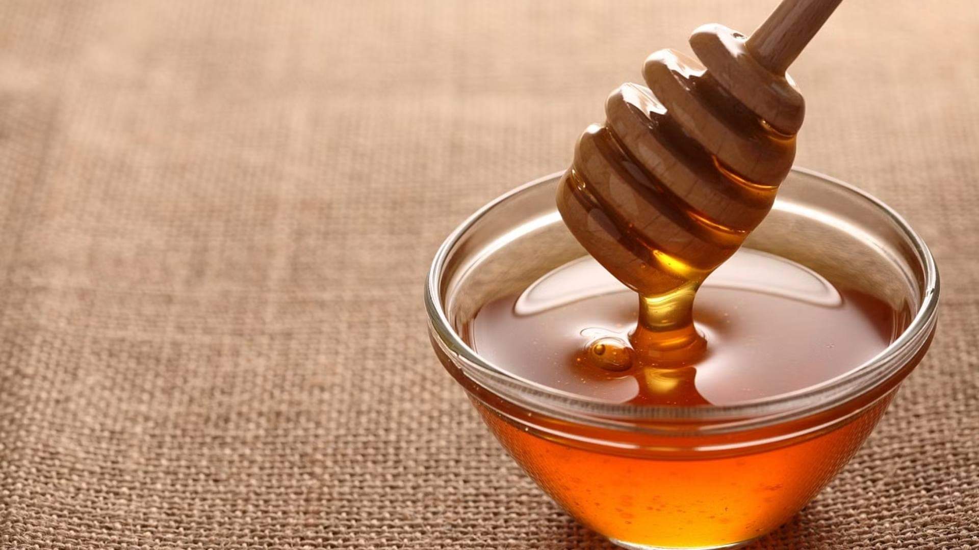 Hair Care Tips: बालों में केला लगाने से क्या होता है ? खबर पढ़कर हो जाएंगे हैरान Hair Care Tips Banana Benefits For Hair Kela Ko Balon mein Lagane Ke Fayde