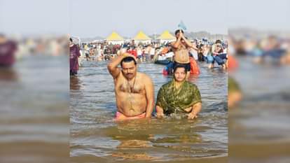 Mahakumbh : पुण्य कमाने की होड़ में पूर्वांचल और बिहार के बाहुबली भी पीछे नहीं, संगम की रेती पर लगा जमघट In the race to earn virtue, even the strongmen of Purvanchal and Bihar are not far behind