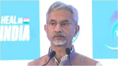 Jaishankar: विदेश मंत्री ने वैश्विक स्वास्थ्य सहयोग पर दिया जोर, कहा- हम अगली चुनौती के लिए तैयार रहें Foreign Minister laid emphasis on global health cooperation, said- we should be ready for the next challenge