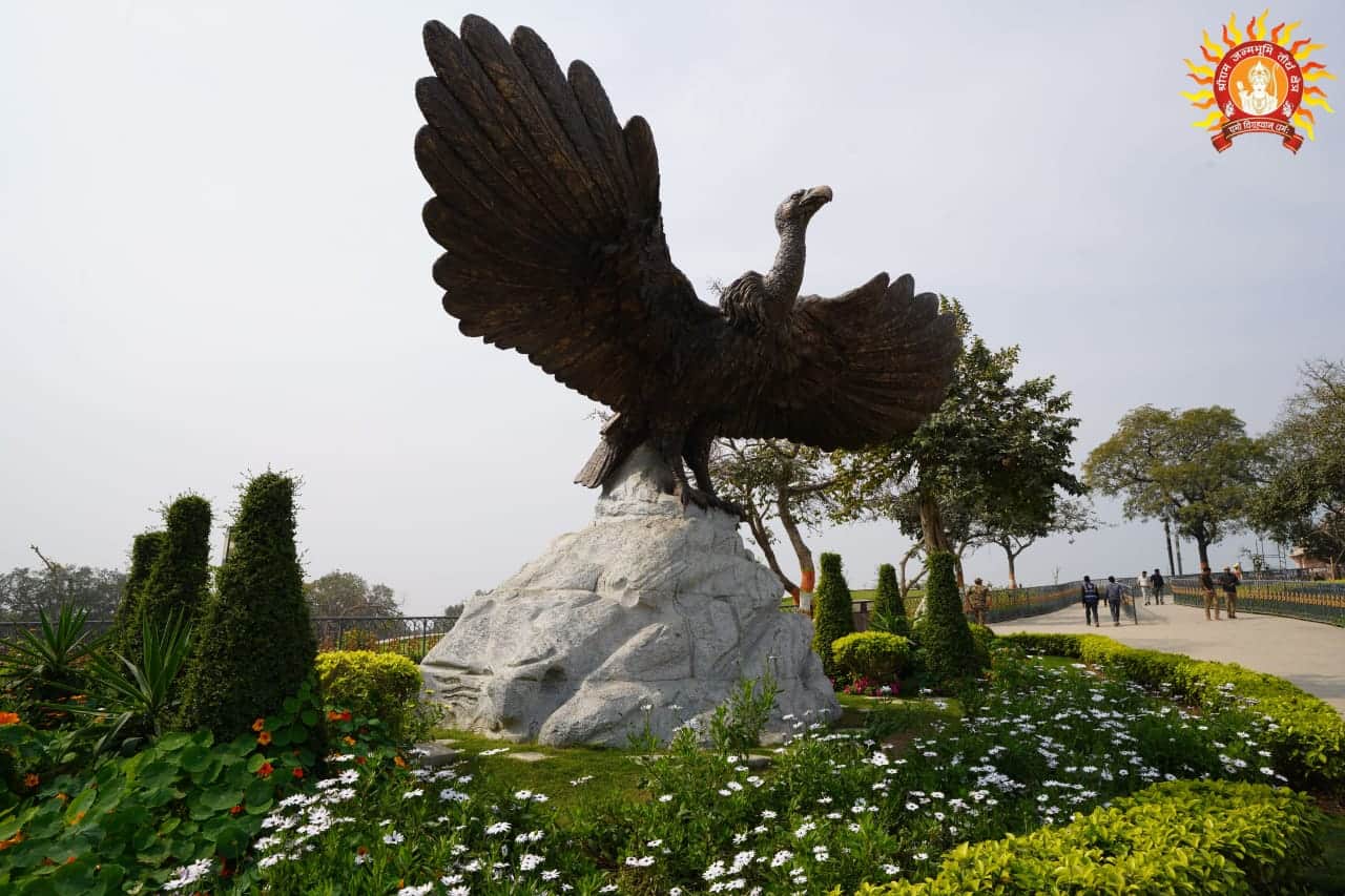 Ayodhya: प्रभु श्रीराम के आराध्य भोलेशंकर के महापर्व पर अयोध्या में उमड़ी भीड़ तो नगर में दिखे ये नजारे Big crowd in Ayodhya on Mahashivratri.