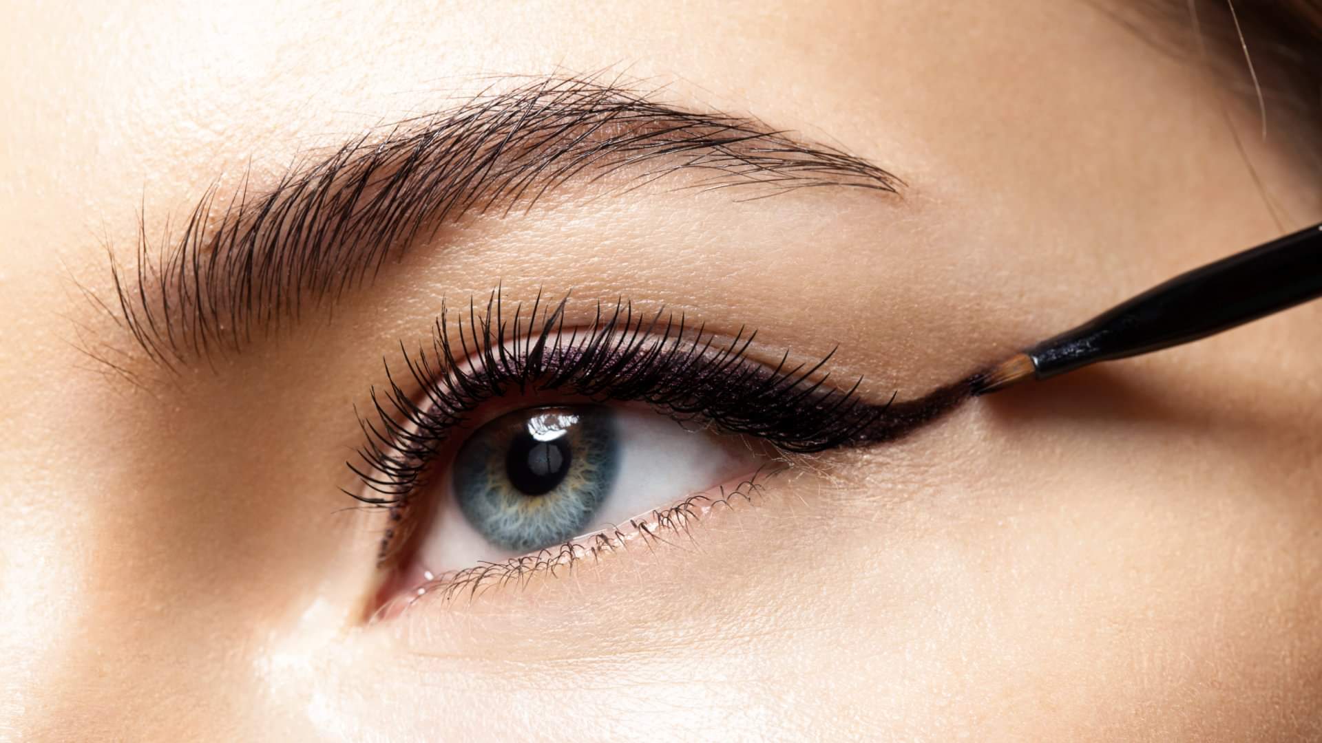 Eye Makeup Reality: आई मेकअप के इस्तेमाल से पलकें झड़ रही हैं ? जानें क्या है इसकी सच्चाई dose eye makeup affect your eye eyelashes kya eye makeup ki vajah se infection hota hai