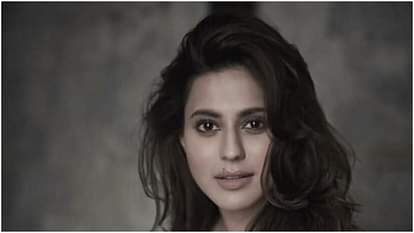 Ranya Rao: रान्या राव ने दुबई में खरीदा करोड़ों का सोना, जेनेवा जाने की कही बात, लेकिन आ गईं भारत Ranya Rao Bought Gold In Dubai Declared Geneva Travel But Landed In India says DRI