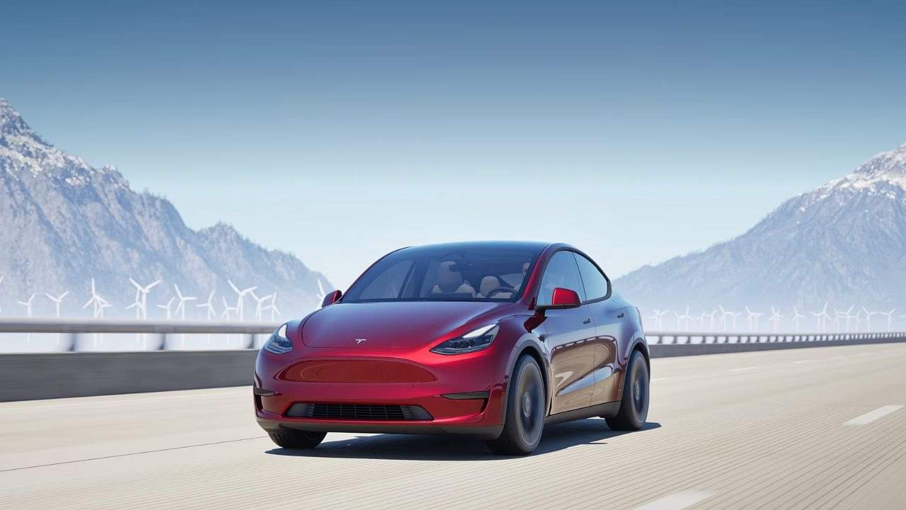 Tesla: टेस्ला इंडिया के हेड प्रशांत मेनन ने दिया इस्तीफा, खबर ऐसे समय पर आई जब भारत में एंट्री की है तैयारी Tesla India head Prashanth Menon resigns Claims Report