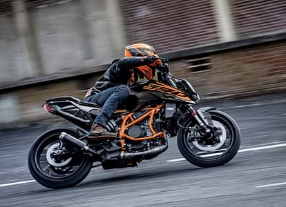 2025 KTM 390 Duke: 2025 केटीएम 390 ड्यूक मोटरसाइकिल हुई लॉन्च, मिला क्रूज कंट्रोल का फीचर, जानें कीमत 2025 KTM 390 Duke Motorcycle launched in India Know Price Features Specifications Details