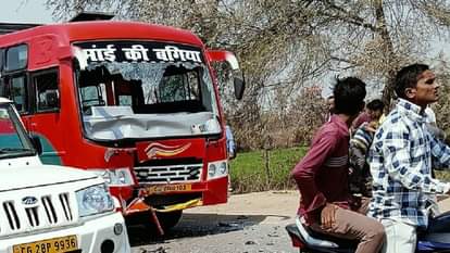 Bilaspur Accident: बस ने बाइक सवार युवकों को मारी जोरदार टक्कर, दो लोग गंभीर रूप से घायल; अस्पताल में भर्ती Bus hits bike riders, two people seriously injured