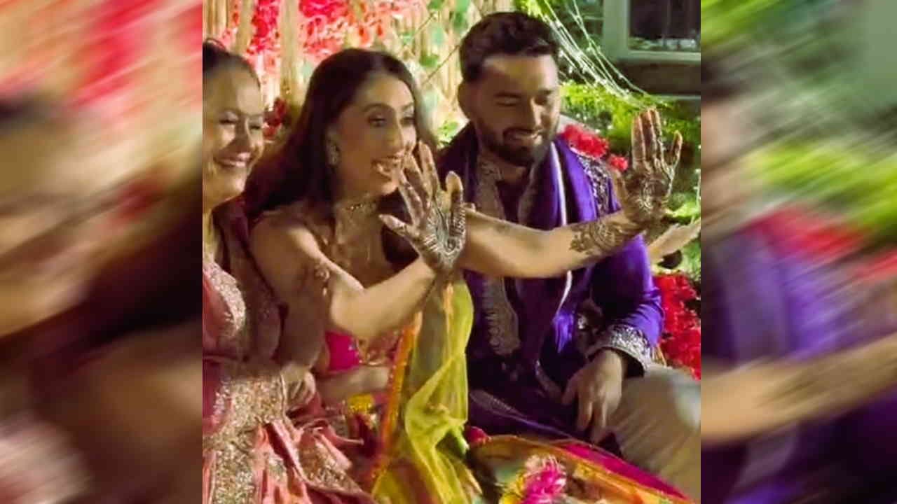 Uttarakhand: क्रिकेटर ऋषभ पंत की बहन की शादी में मसूरी में लगा सितारों का जमावाड़ा, धोनी और रैना ने किया डांस Many celebrities reached Mussoorie for cricketer Rishabh Pant sister Sakshi wedding Uttarakhand Watch Photos