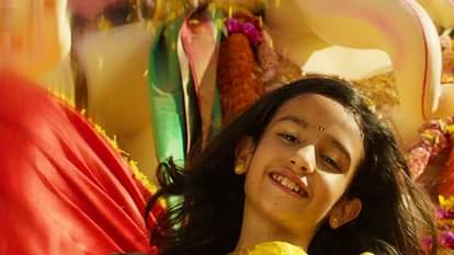 Be Happy Movie Review: अभिषेक को अभिनय से ब्रेक लेने की जरूरत, दो कदम पीछे जाकर नई छलांग की करें तैयारी Be Happy Movie Review in Hindi by Pankaj Shukla Abhishek Bachchan Inayat Verma Remo Dsouza
