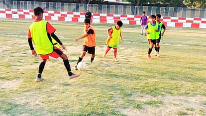 Sports: फुटबॉल नर्सरी की डबल जीत, 17वें और अंतिम मिनट में इन खिलाड़ियों ने पलट दी बाजी; पढ़ें अन्य खबरें Sports news Football Nursery double victory players won in final minute