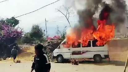 Manipur: मणिपुर में फिर बवाल; पूर्वी इंफाल में मैतेई और पंबेई संगठन के सदस्यों में झड़प, चार उग्रवादी हुए घायल Clash between members of Meitei and Pambei organizations in East Imphal Manipur, four militants injured