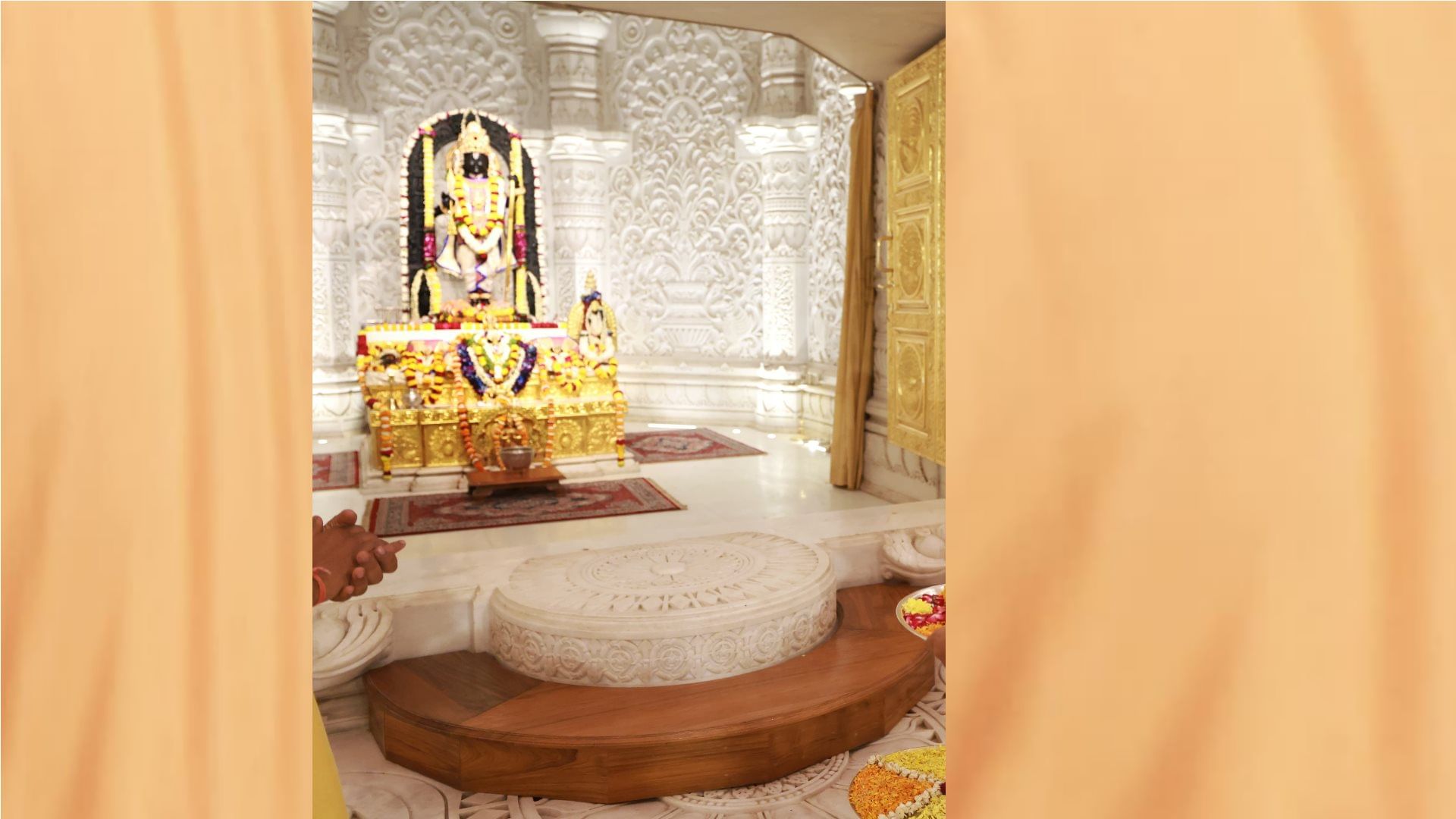 Ayodhya: सीएम योगी ने रामलला के चरणों में झुकाया शीश, हनुमानगढ़ी में भी लगाई हाजिरी, तस्वीरें CM Yogi Adityanath offers prayer to Hanumangarhi and Ramlala.