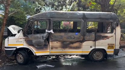 पुणे: वेतन में कटौती...कंपनी के कर्मियों से नाराजगी, बदला लेने के लिए चालक ने खुद बस में लगाई आग; चार की मौत Maharashtra bus driver staged fire that killed four employees of Pune firm