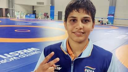Asian Championship: स्वर्ण जीतने से एक कदम दूर मनीषा भानवाला, अंतिम पंघाल कांस्य की दौड़ में शामिल wrestler Manisha Bhanwala one win away from gold medal Antim Panghal to fight for bronze in Asian Championship