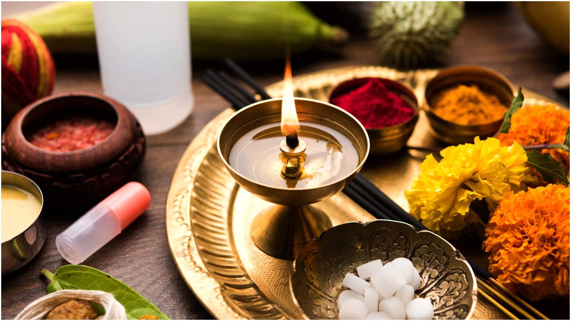 Dhanteras 2025: धनतेरस पर घर ना ले आना ये 5 चीजें, गरीबी और दरिद्रता से हो जाएंगे परेशान Dhanteras 2025 shopping list and rules know Dhanteras Par Kya nhi kharide
