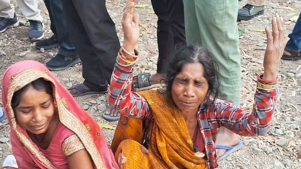 UP: हाथ-पैर के नाखून उखाड़े... कान में कई बार पेंचकस से वार, रातभर तड़पा वो; बेटी के प्रेमी का बर्बरता से कत्ल Man nails pulled out with a plier screwdriver inserted in his ear daughter lover killed IN Fatehpur Ghazipur U