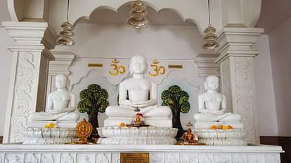 Mahavir Jayanti 2025: आज महावीर जयंती, जानिए कौन थे भगवान महावीर और उनके जीवन जीने के पांच सूत्र Mahavir Jayanti 2025 Date Know Five Principles for Meaningful Life Bhagwan Mahavir Kon The