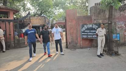 Tehri: 18 लाख की ठगी करने वाला साइबर ठग झारखंड से गिरफ्तार, कनाडा से गिफ्ट भेजने के नाम पर ठगे थे पैसे Uttarakhand Tehri News Cyber fraudster who cheated 18 lakh arrested from Jharkhand