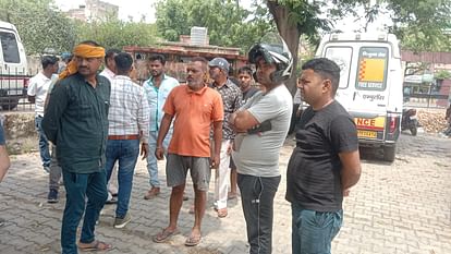UP: बाइक सवार दोस्तों को ट्रक ने राैंदा..100 मीटर तक शवों को घसीटा, खून से लाल हुई सड़क; दृश्य देख कांप गई रूह truck crushed bike rider two friends in road accident