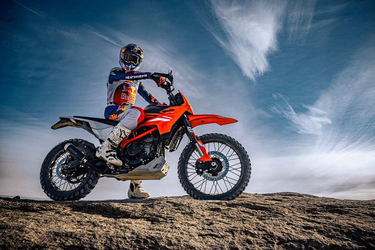 KTM 390 Enduro R: नई केटीएम 390 एंड्यूरो आर भारत में लॉन्च, जानें कीमत और खूबियां KTM 390 Enduro R motorcycle launched in India Know Price Features Specifications