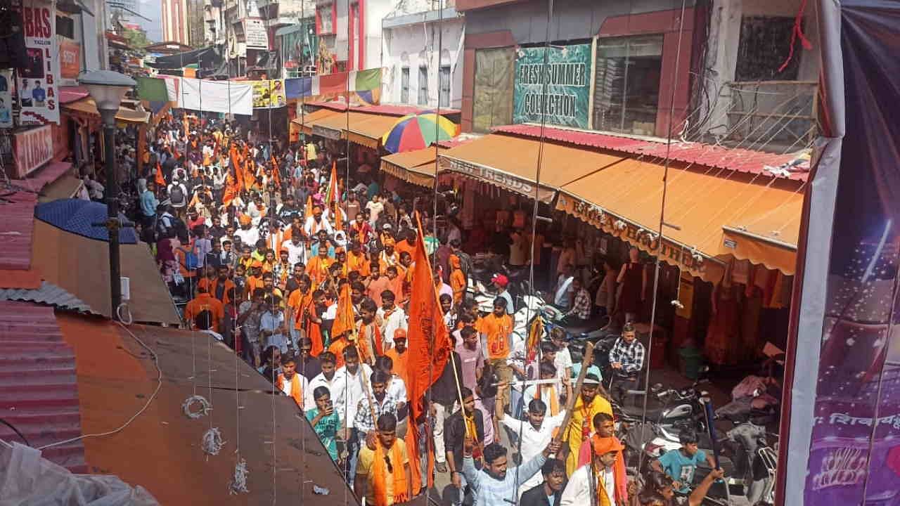 Uttarakhand: कीजो केसरी के लाल...हनुमान जन्मोत्सव पर निकली भव्य शोभायात्रा, अनुष्ठान, बजरंग बाण का पाठ Hanuman Jayanti Procession on Hanuman Jayanti Rituals recitation of Bajrang Baan Dehradun haridwar Roorkeea