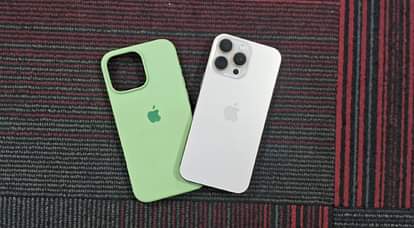 iPhone Vs AI: क्या 10 साल बाद लोग भूल जाएंगे iPhone? AI से अस्तित्व की लड़ाई पर Apple चीफ ने दिया बड़ा बयान can apple iPhone go irrelevant in 10 years senior vice president eddy cue hints the same