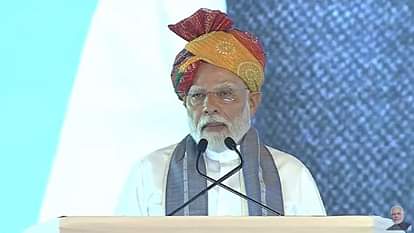 PM Modi Bihar Visit: पीएम नरेंद्र मोदी के करीब आने वालों की होगी कोरोना जांच, रोड शो के दौरान हाई अलर्ट PM Modi Bihar Visit: People coming close to PM Narendra Modi will be tested for corona, Health News rapid kit