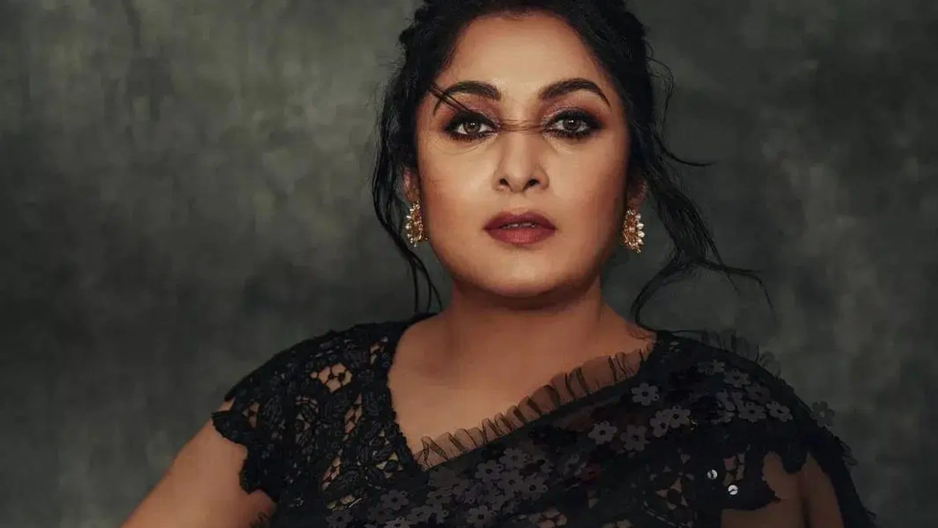 Ramya Krishnan: गोविंदा ही नहीं बिग बी के साथ भी काम कर चुकीं हैं एक्ट्रेस, इन हिंदी फिल्मों में किया काम Ramya Krishnan Worked in Hindi Films List Criminal Banarasi Babu Bade Miyan Chote Miyan Chaahat